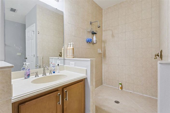 Image No.17-4 Bed House for sale