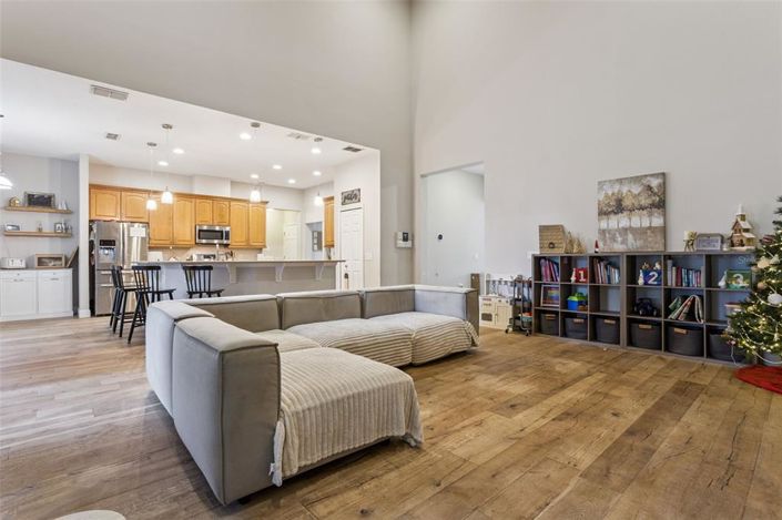 Image No.8-4 Bed House for sale