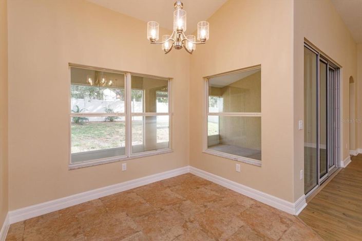 Image No.17-4 Bed House for sale