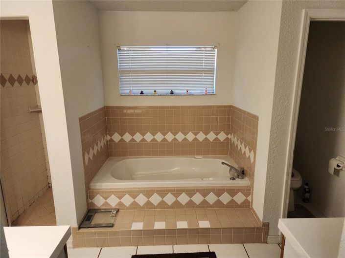 Image No.13-5 Bed House for sale