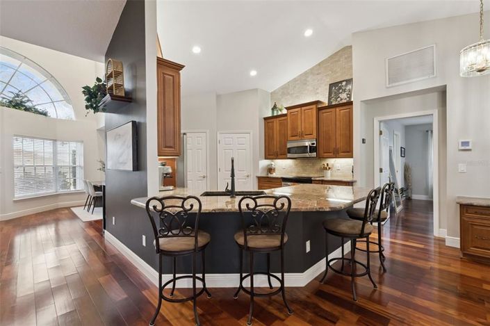 Image No.15-3 Bed House for sale