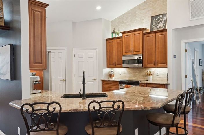 Image No.17-3 Bed House for sale