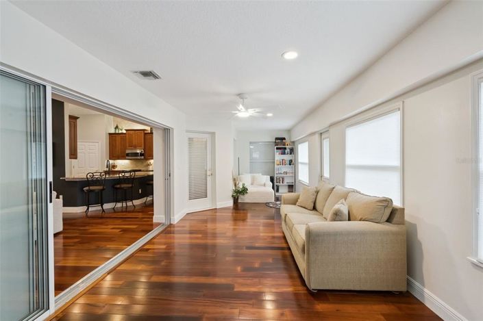 Image No.34-3 Bed House for sale