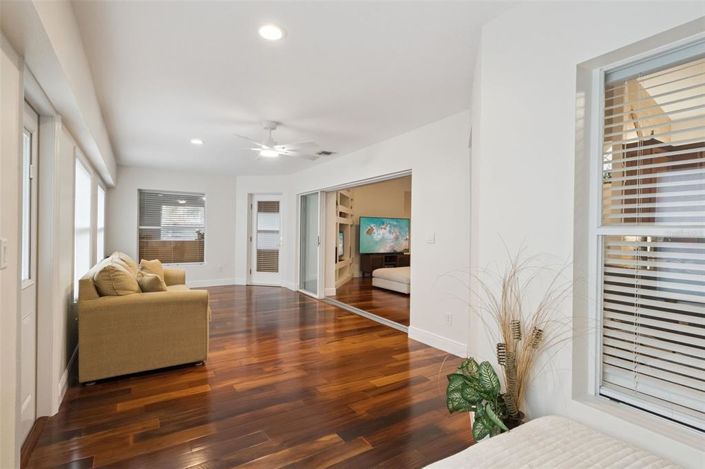 Image No.38-3 Bed House for sale