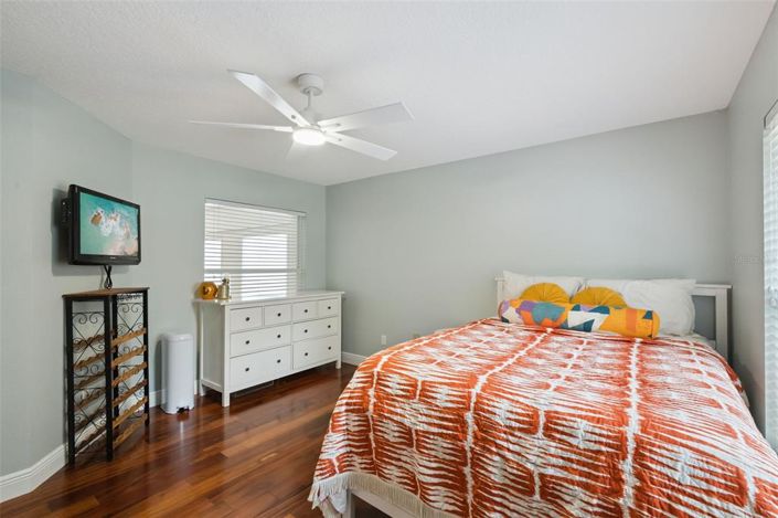 Image No.42-3 Bed House for sale