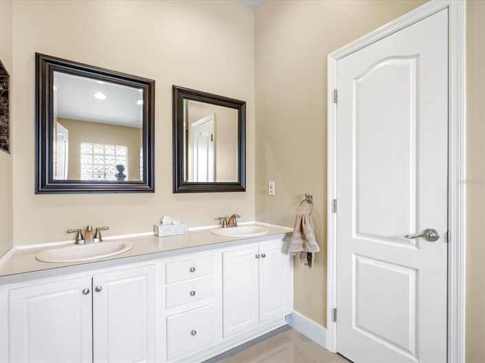 Image No.15-3 Bed House for sale