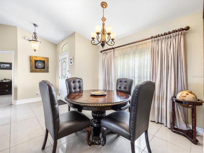 Image No.17-3 Bed House for sale