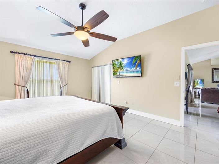 Image No.9-3 Bed House for sale