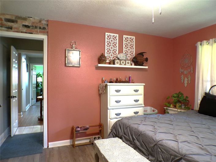 Image No.35-4 Bed House for sale