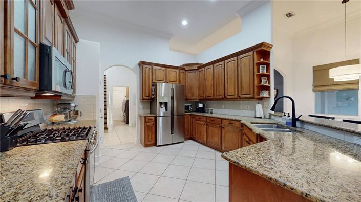 Image No.18-4 Bed House for sale