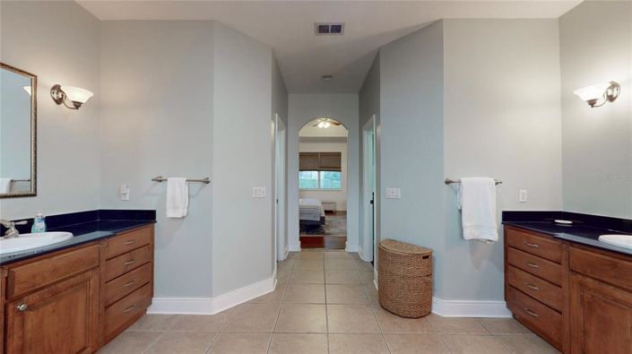Image No.25-4 Bed House for sale
