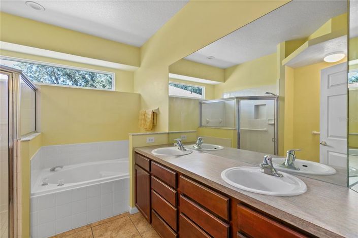 Image No.13-3 Bed House for sale