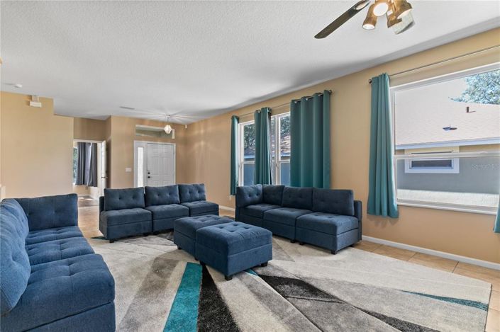 Image No.6-3 Bed House for sale