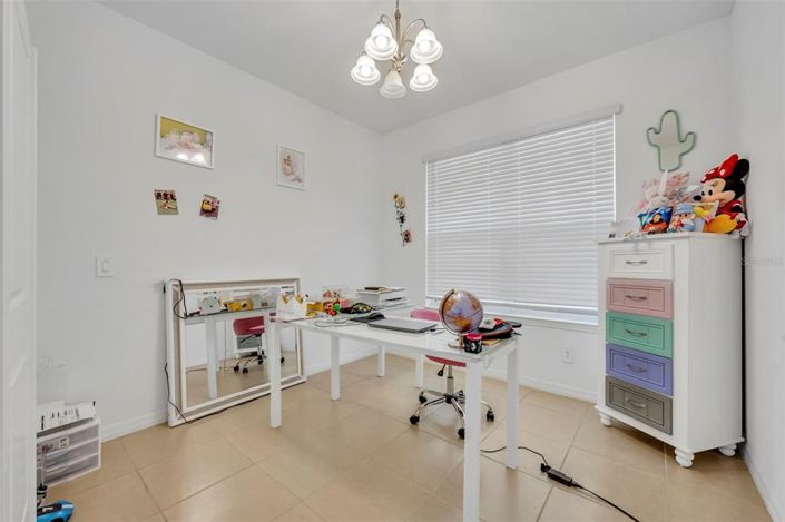 Image No.18-4 Bed House for sale