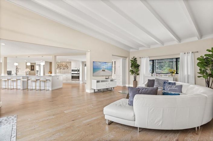 Image No.11-5 Bed House for sale