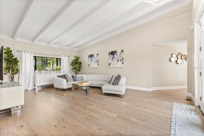 Image No.15-5 Bed House for sale