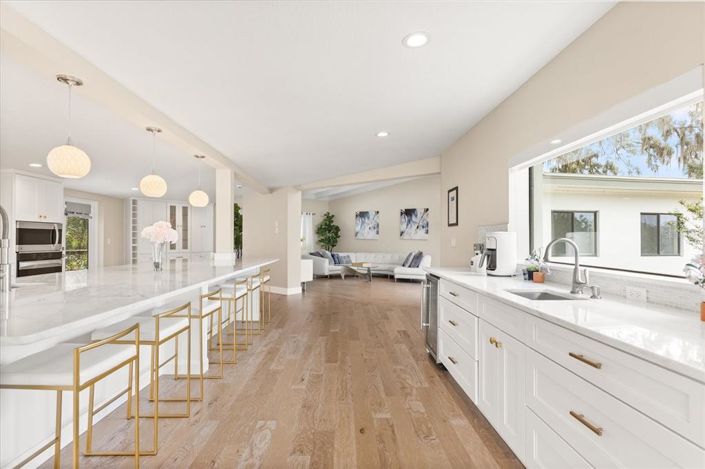 Image No.17-5 Bed House for sale