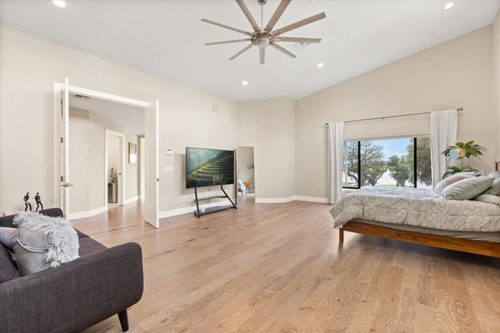 Image No.24-5 Bed House for sale