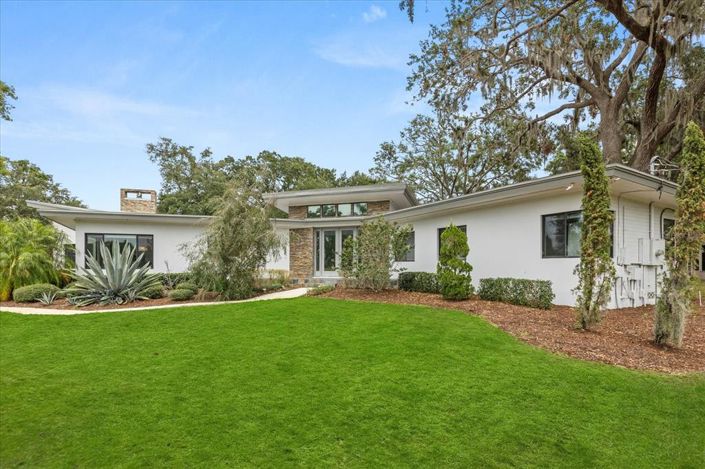 Image No.3-5 Bed House for sale