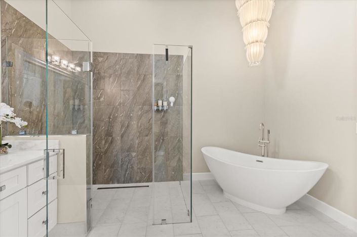 Image No.30-5 Bed House for sale