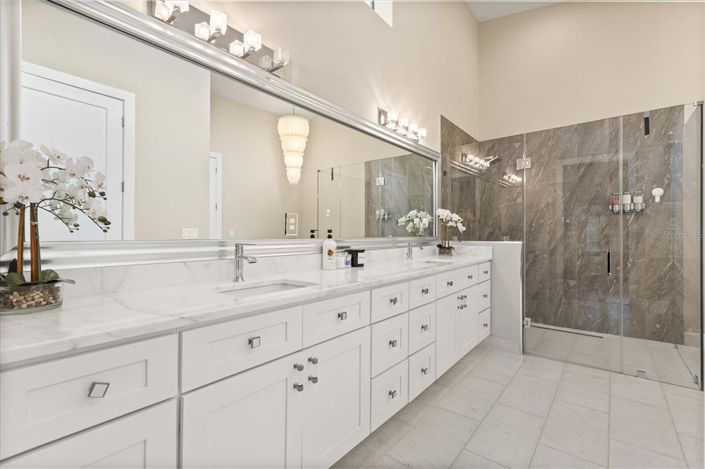 Image No.31-5 Bed House for sale