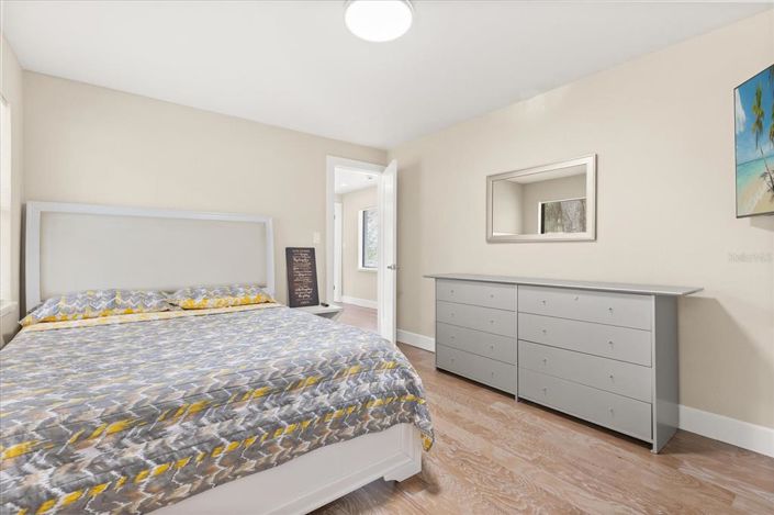 Image No.33-5 Bed House for sale