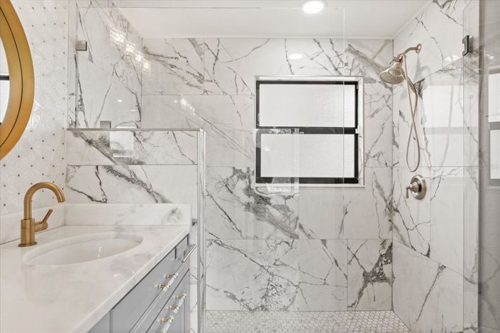 Image No.34-5 Bed House for sale