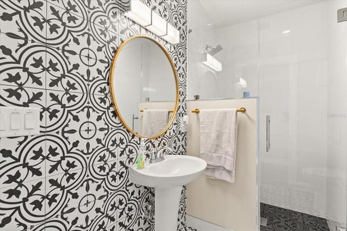 Image No.39-5 Bed House for sale