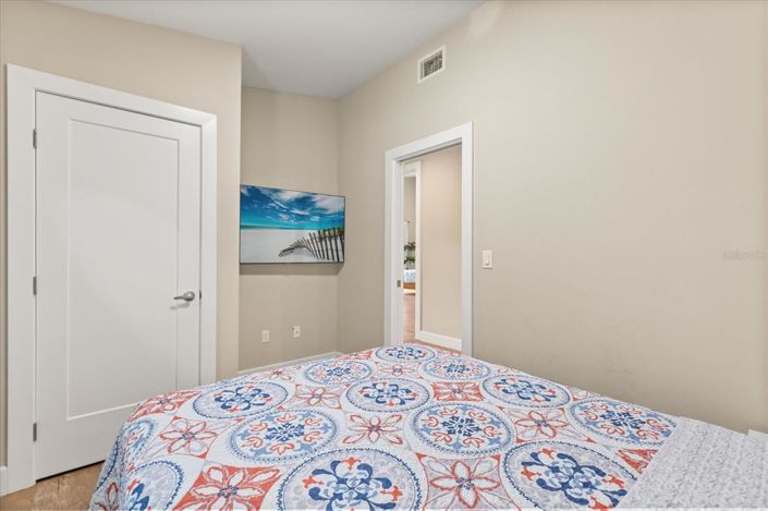 Image No.40-5 Bed House for sale