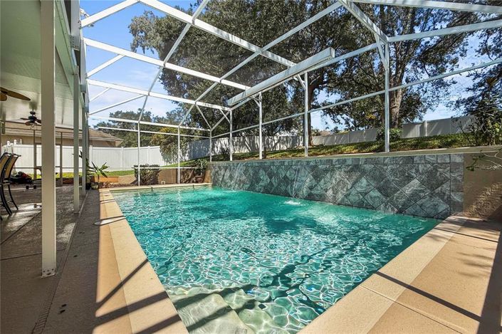 Image No.20-4 Bed House for sale