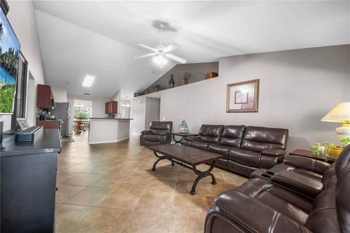 Image No.33-4 Bed House for sale