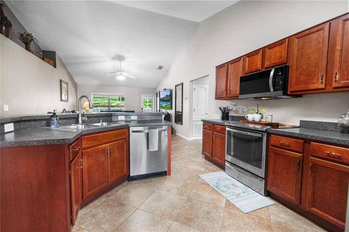 Image No.35-4 Bed House for sale