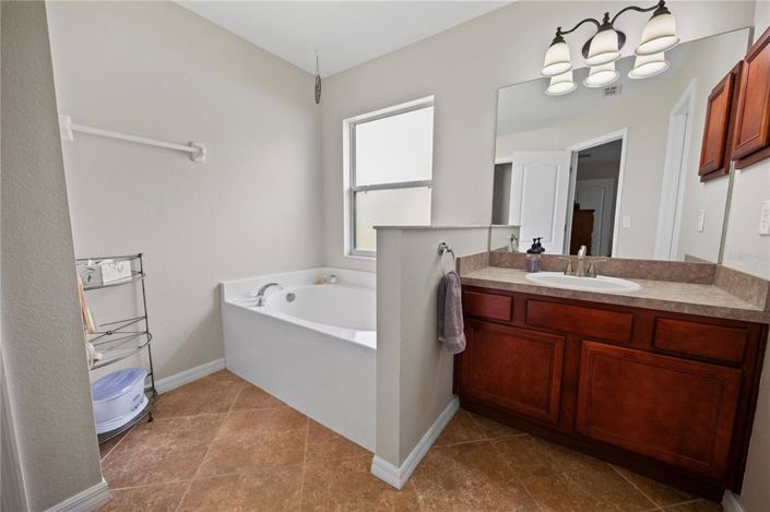 Image No.43-4 Bed House for sale