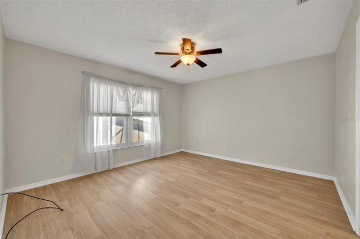 Image No.11-2 Bed House for sale