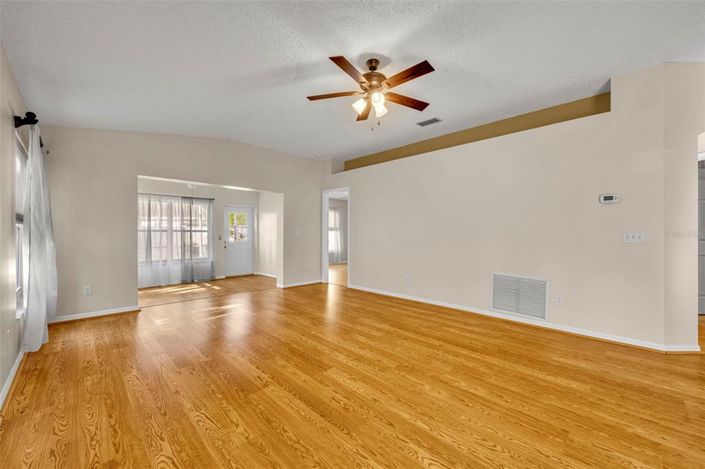 Image No.5-2 Bed House for sale