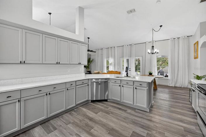 Image No.12-3 Bed House for sale