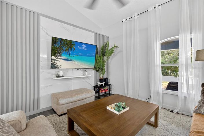 Image No.6-3 Bed House for sale