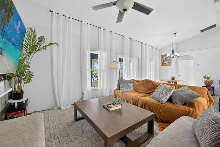 Image No.7-3 Bed House for sale