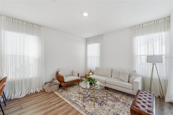 Image No.9-4 Bed House for sale