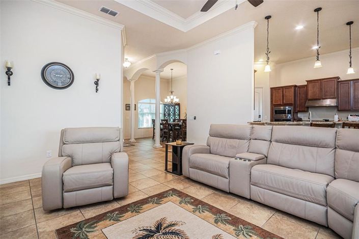 Image No.10-4 Bed House for sale