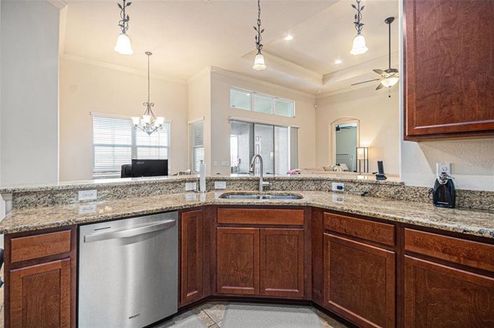 Image No.12-4 Bed House for sale