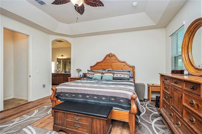 Image No.18-4 Bed House for sale