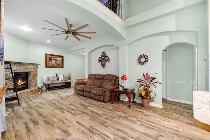 Image No.14-4 Bed House for sale