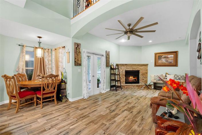 Image No.15-4 Bed House for sale