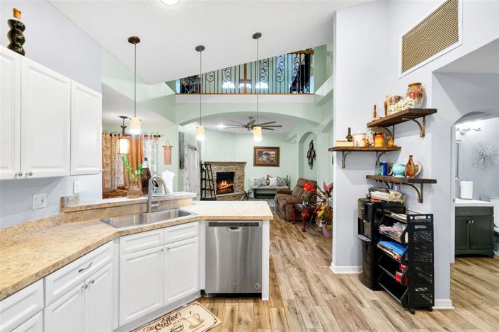 Image No.20-4 Bed House for sale