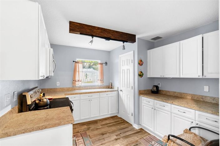 Image No.21-4 Bed House for sale