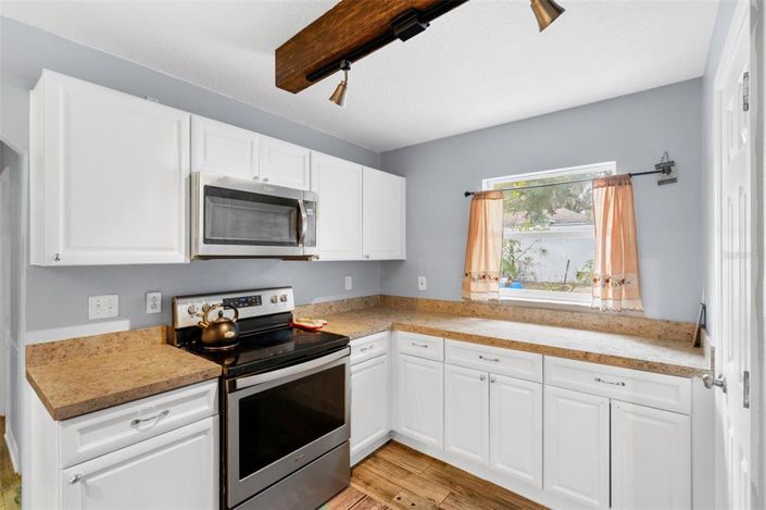 Image No.22-4 Bed House for sale