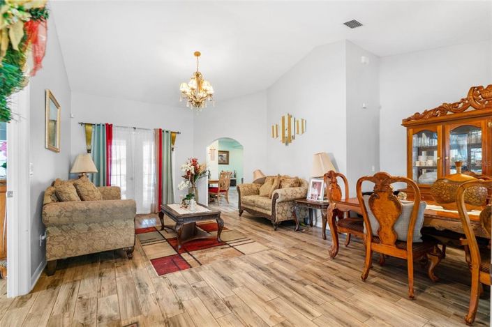 Image No.5-4 Bed House for sale