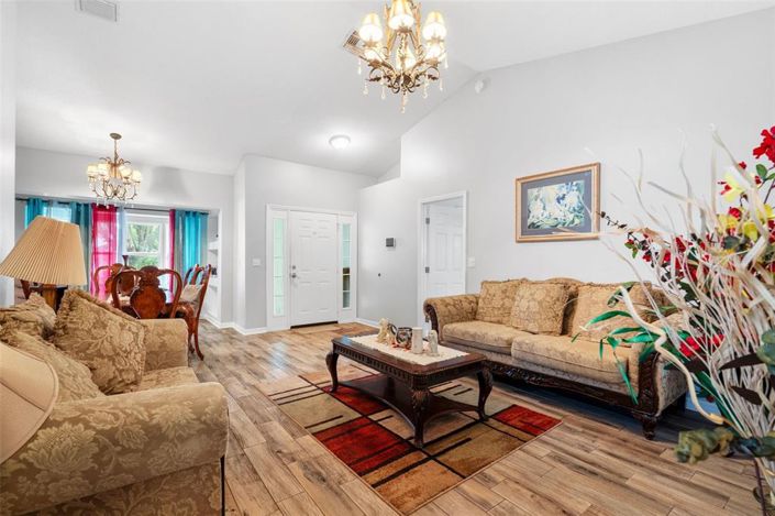 Image No.6-4 Bed House for sale