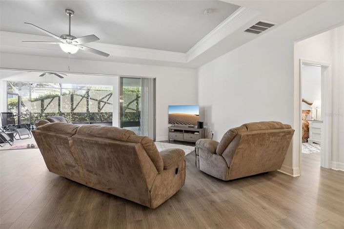 Image No.6-3 Bed House for sale